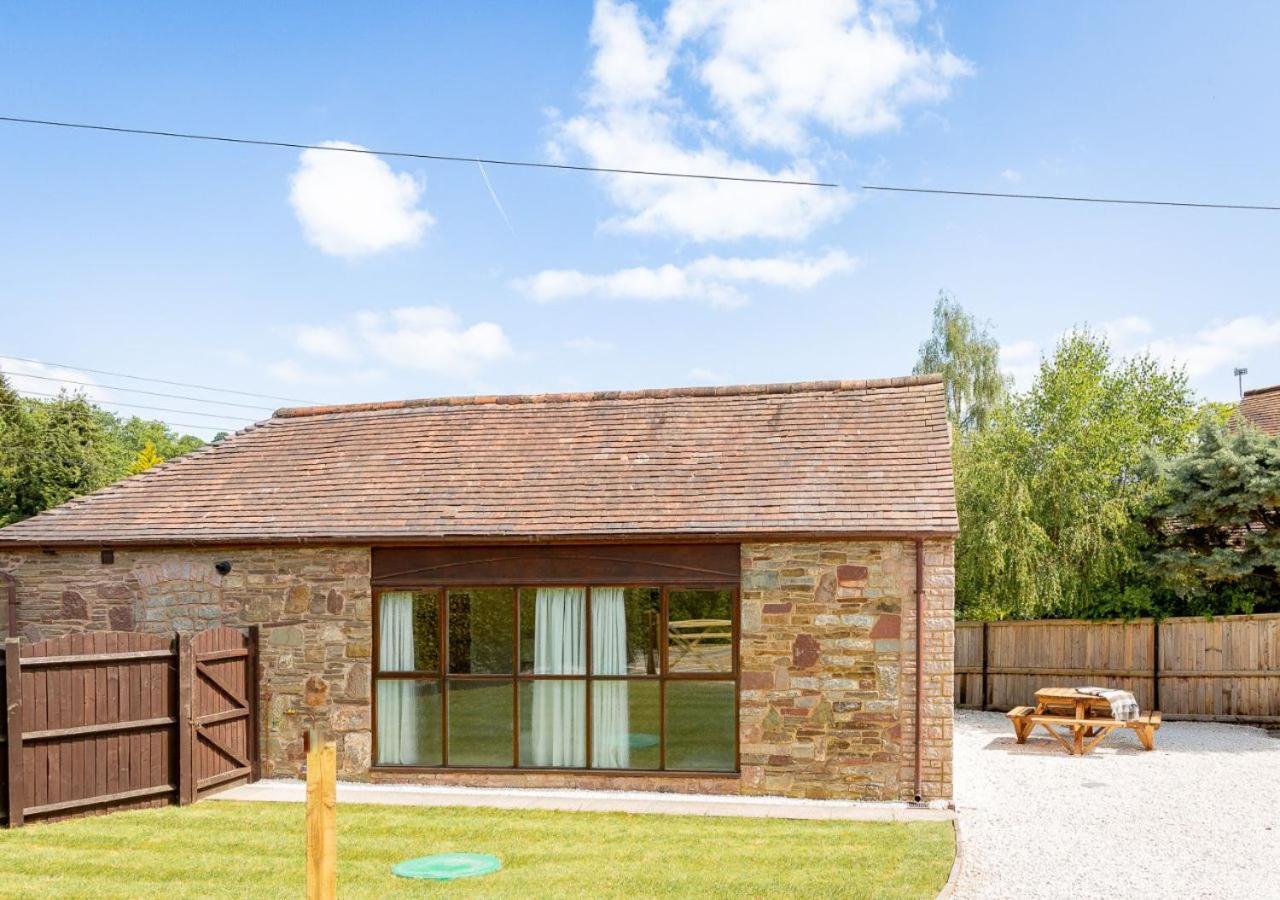 The Barn In Longhope - Luxury Barn Conversion מראה חיצוני תמונה