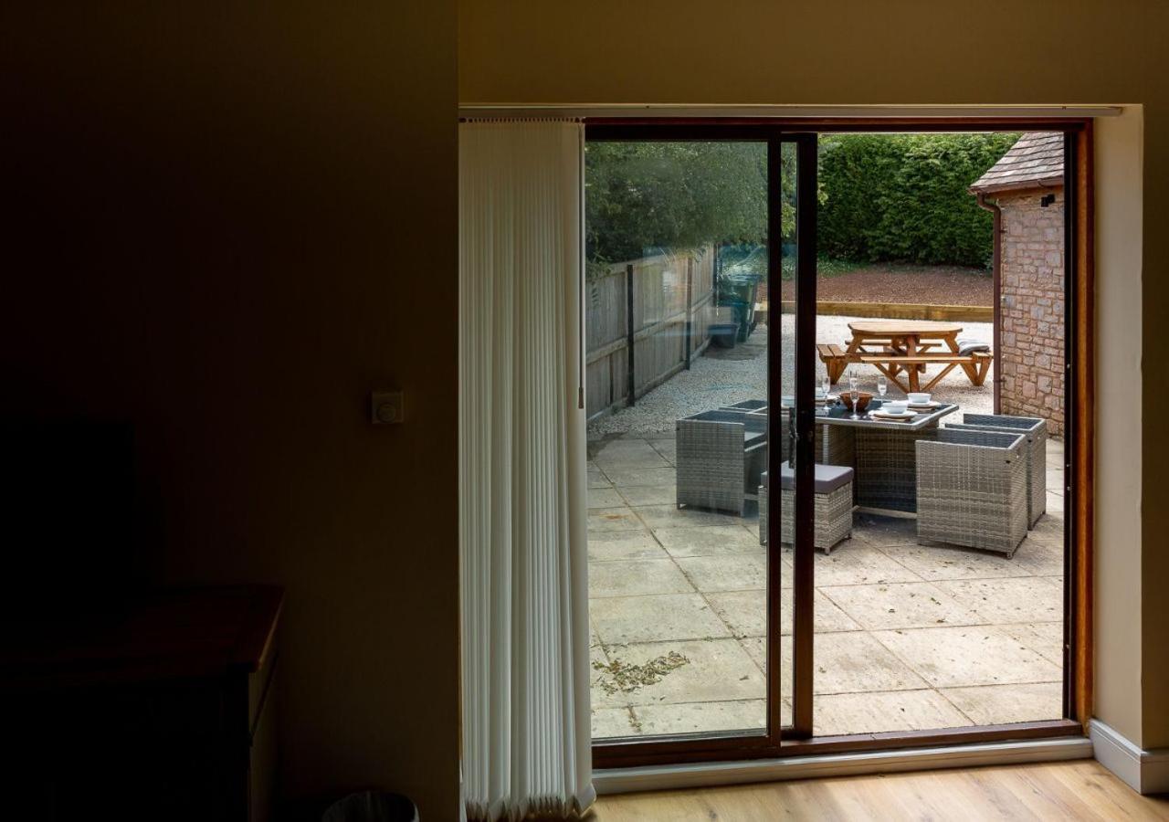 The Barn In Longhope - Luxury Barn Conversion מראה חיצוני תמונה