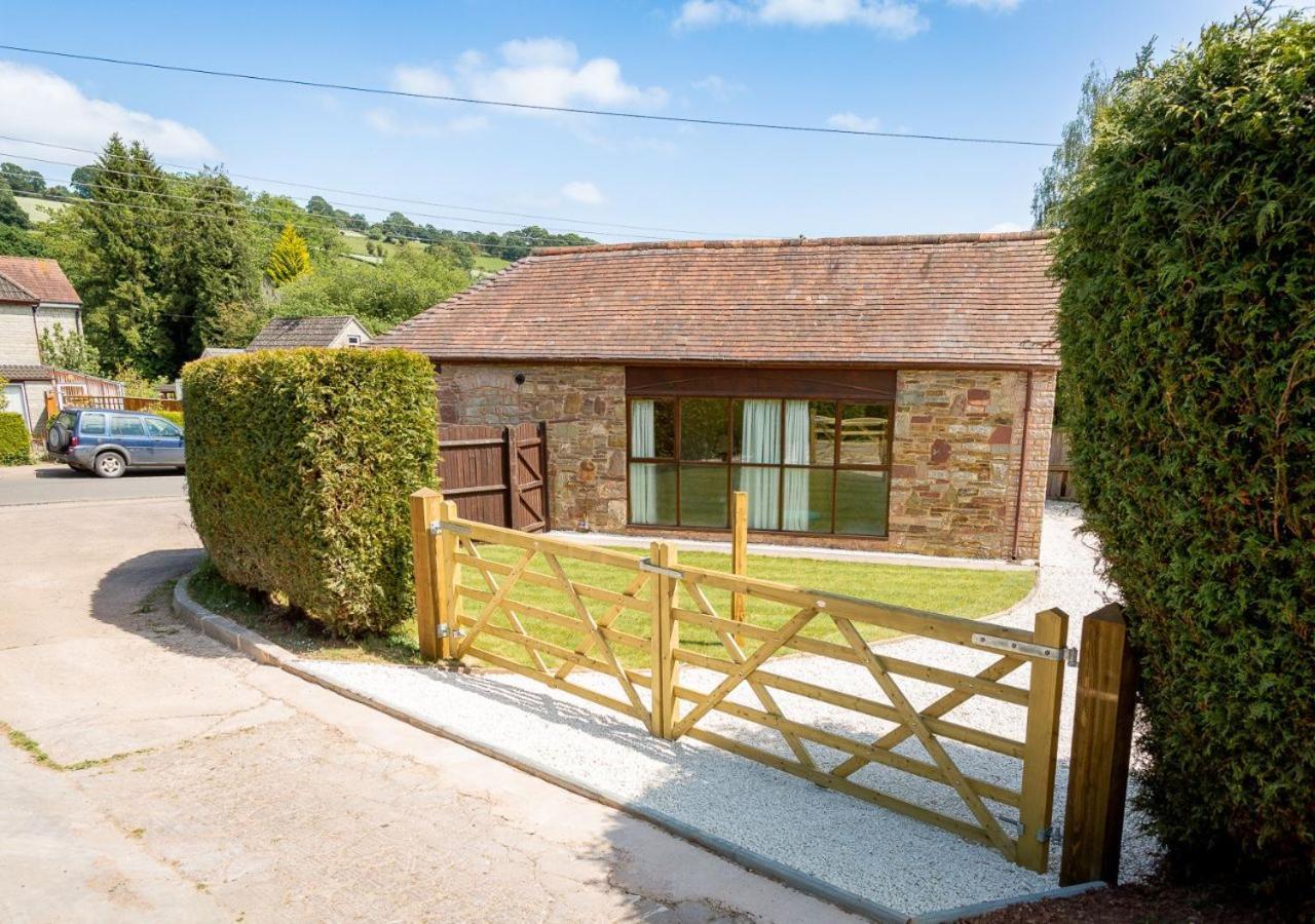 The Barn In Longhope - Luxury Barn Conversion מראה חיצוני תמונה
