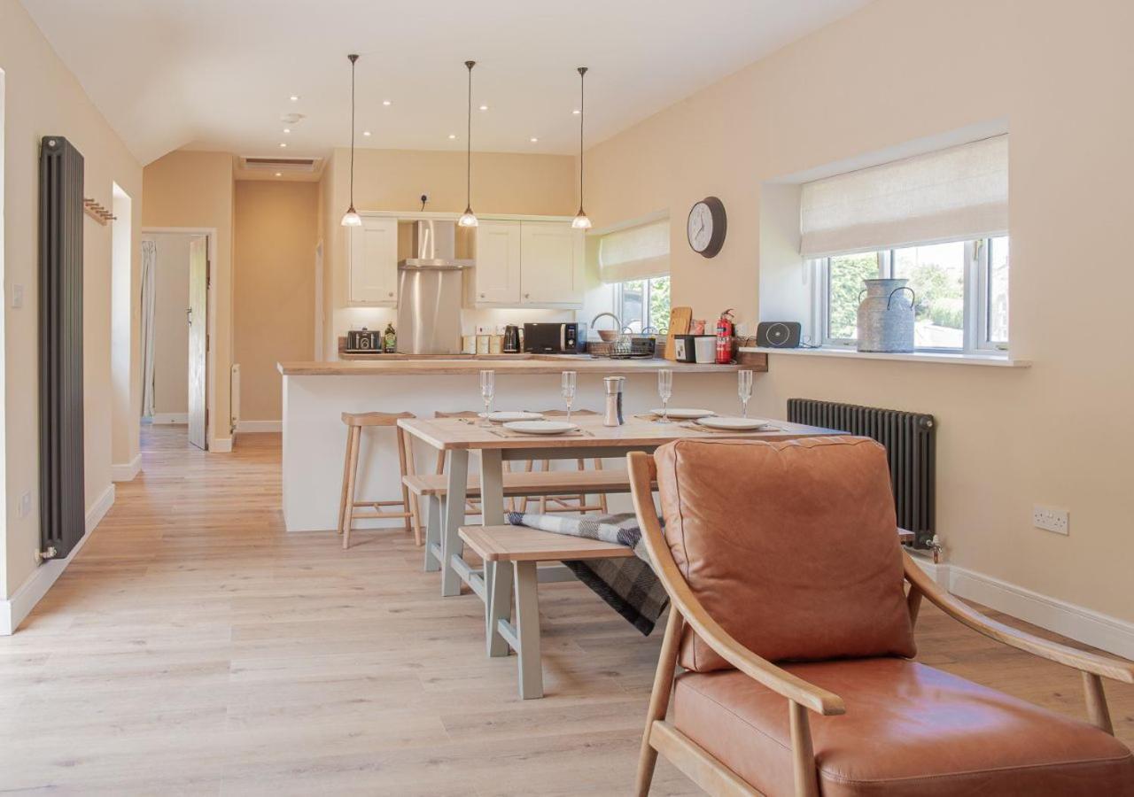 The Barn In Longhope - Luxury Barn Conversion מראה חיצוני תמונה