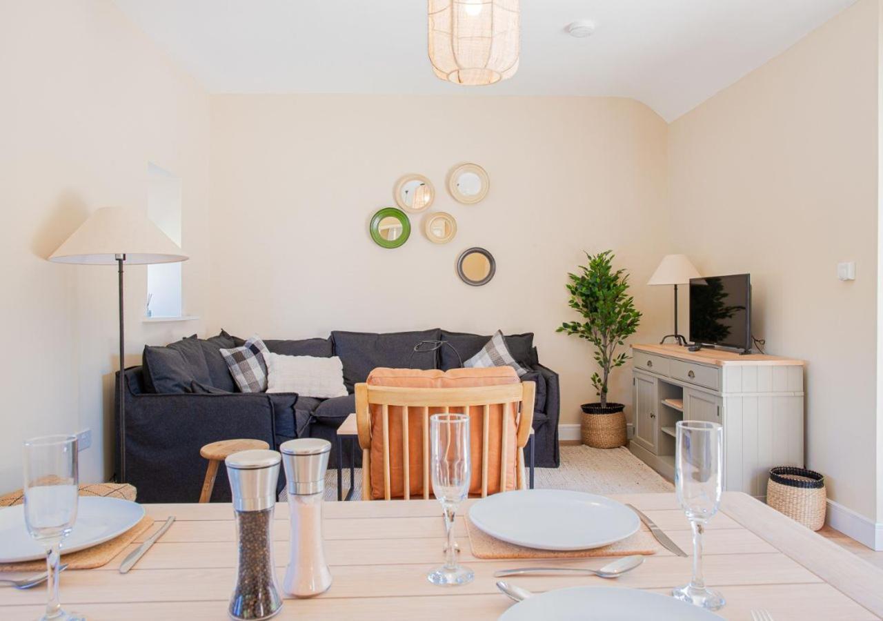 The Barn In Longhope - Luxury Barn Conversion מראה חיצוני תמונה